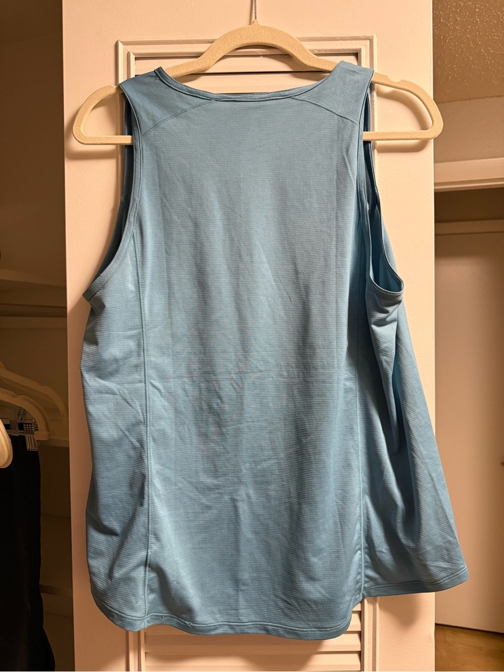 Janji Women’s Run All Day Tank Large - Picture 2 of 3